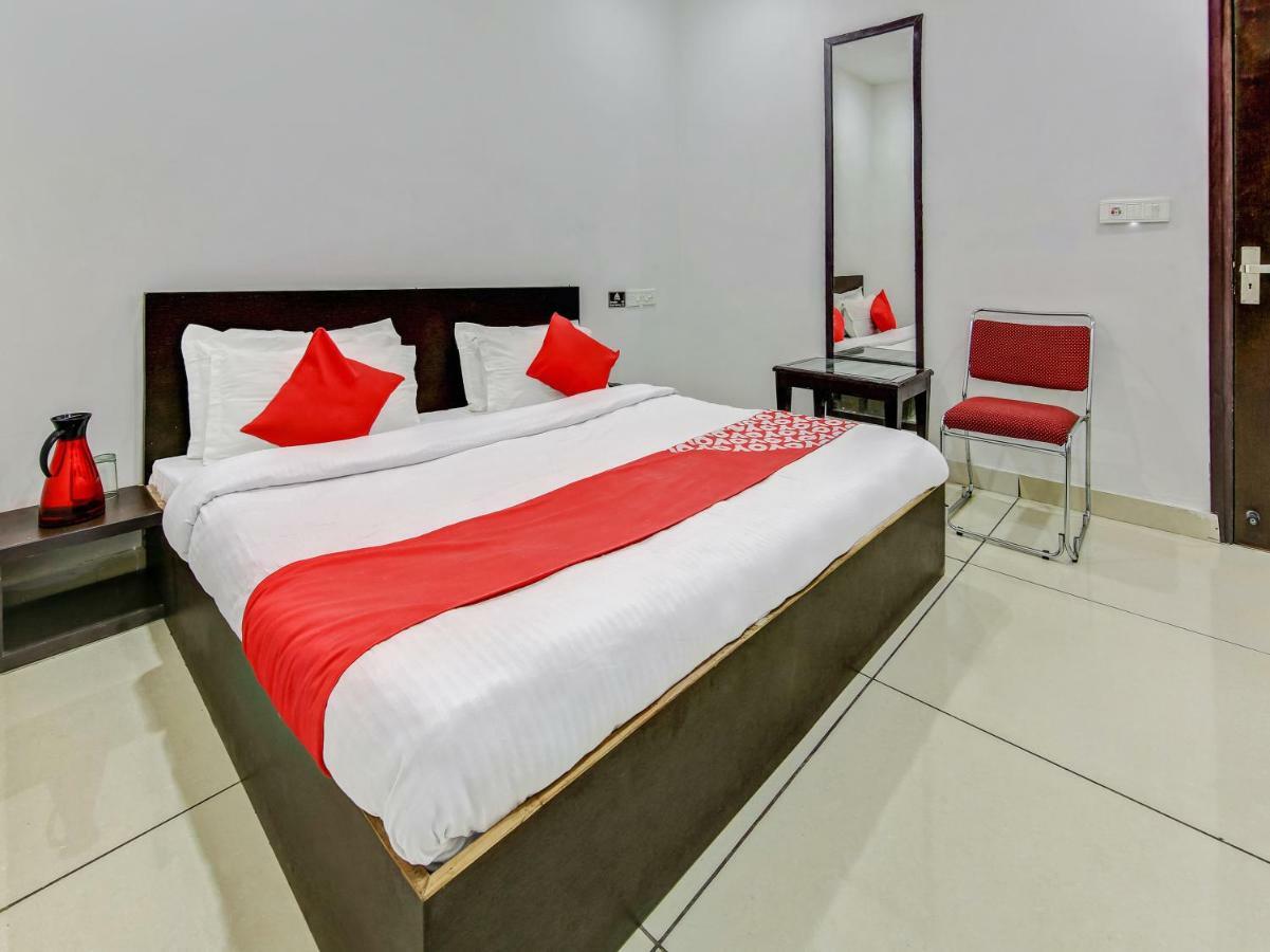 Oyo 27999 Hotel Deep Sirsa Экстерьер фото