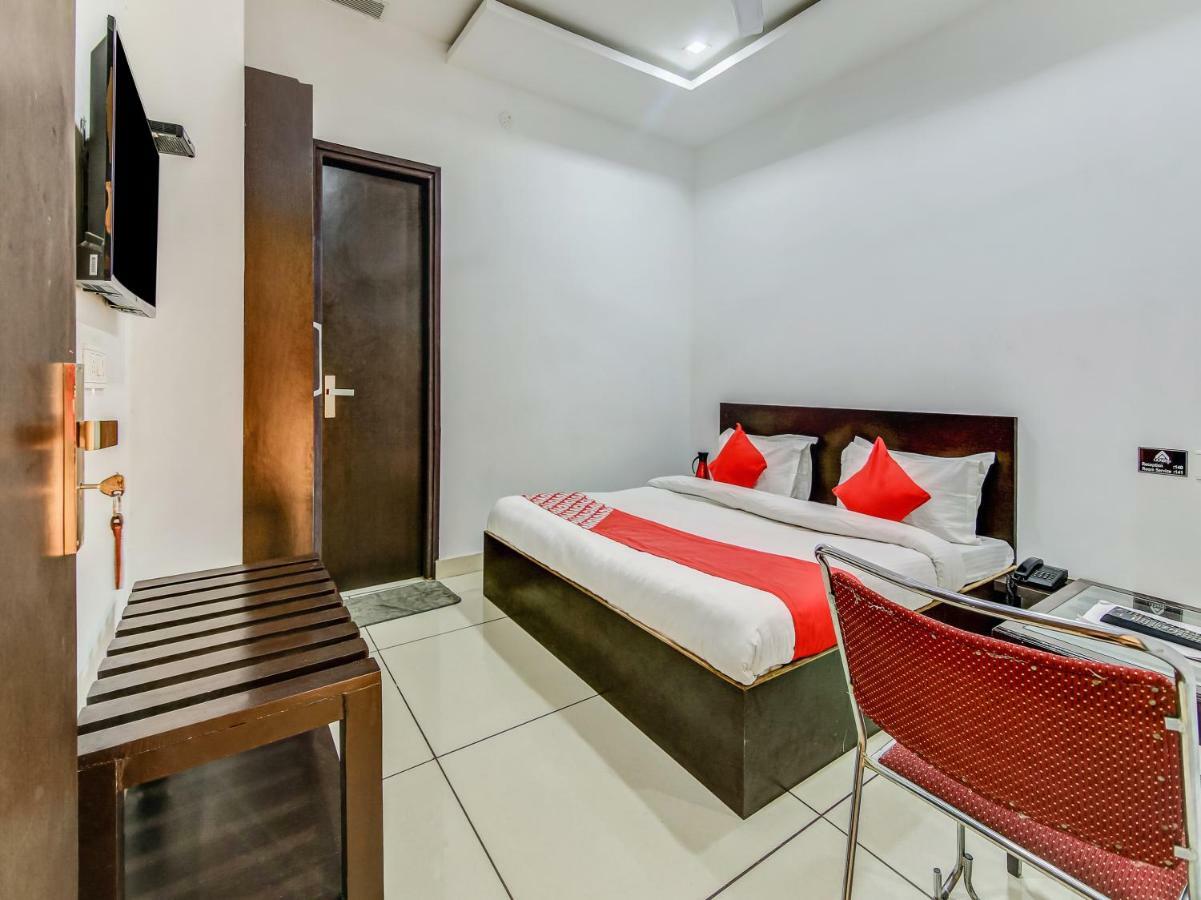 Oyo 27999 Hotel Deep Sirsa Экстерьер фото