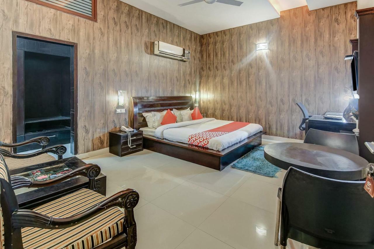 Oyo 27999 Hotel Deep Sirsa Экстерьер фото