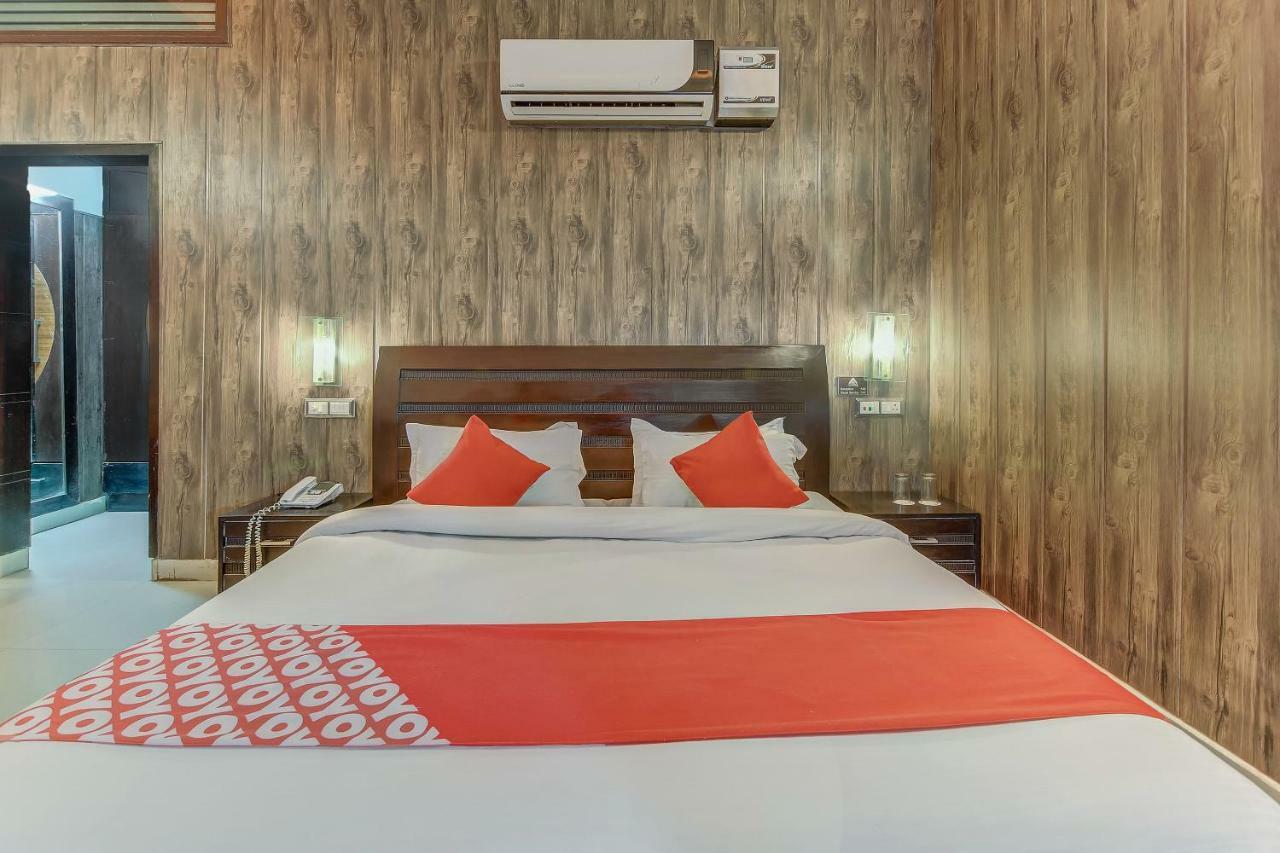 Oyo 27999 Hotel Deep Sirsa Экстерьер фото